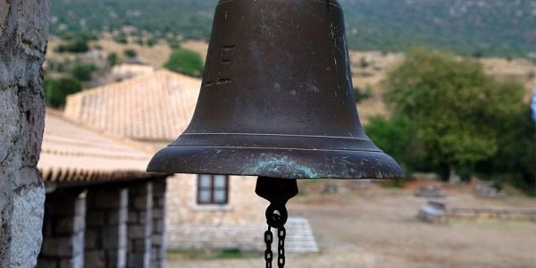 Πένθιμα ήχησε η καμπάνα στην Ηλίά τα μεσάνυχτα της Πρωτοχρονιάς